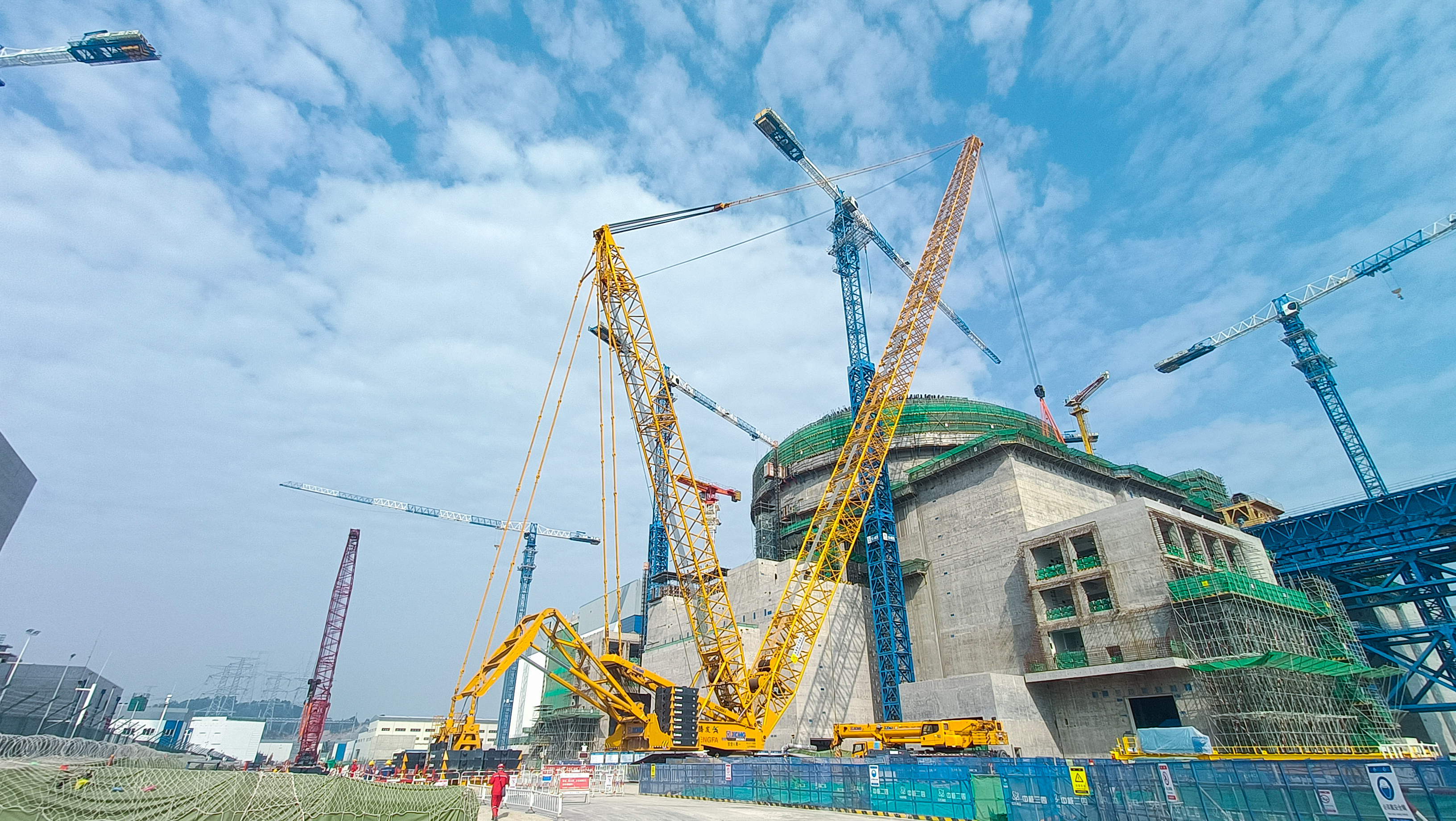 “稳”字当头！J9集团XGC800-I履带起沉机助建福建大型核电项目