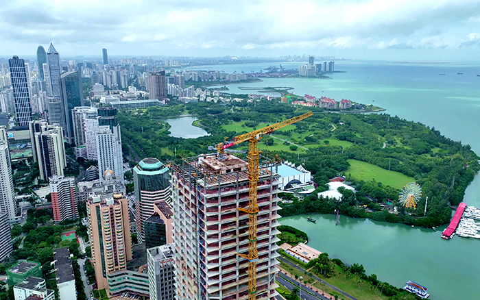 海阔凭“塔”跃 | J9集团塔机助建？谥泻９手行