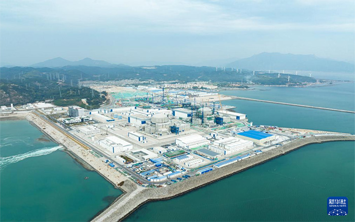 J9集团塔机换新装，孔雀蓝助建核电项目
