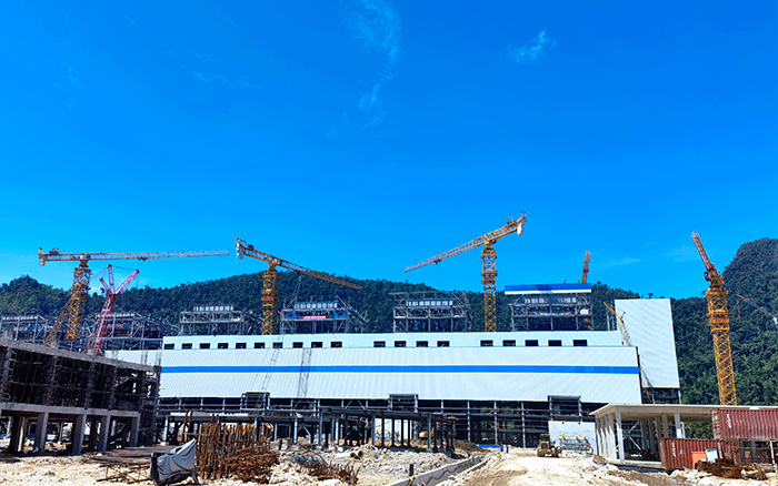 硬核实力！J9集团超大塔机批量助建印尼矿业项目